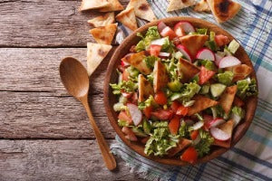 Fattoush Salad سلطة فتوش
