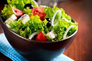 Green salad السلطة الخضراء
